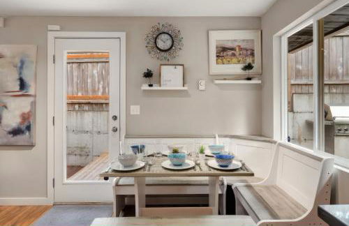 Spacious Main Street Retreat for families and large groups - Photo 6