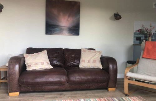 2 Guests - Garden Retreat with Balcony Views - Foto 8