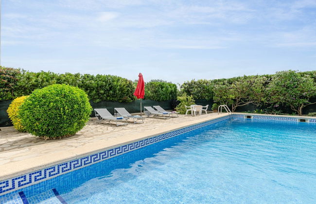 Peaceful Villa in Serene Retreat - Photo 29