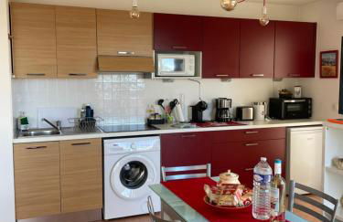 Comfy 2 min to Beach - AC - Photo 24