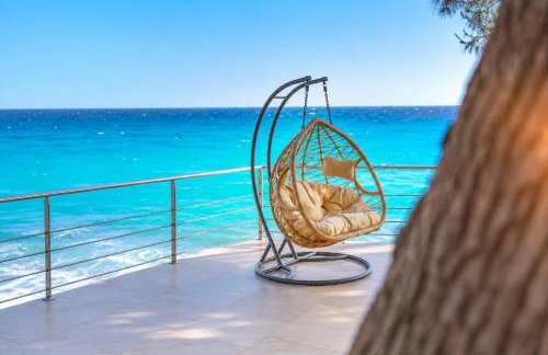 Iconic PRIVE beachfront villa Mola Kaliva - Foto 1