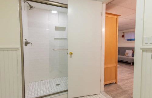 Stunning Home with In-Ground Pool - Photo 36