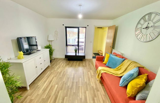 5-bed Townhouse Salford Deep Cleaned - Foto 21