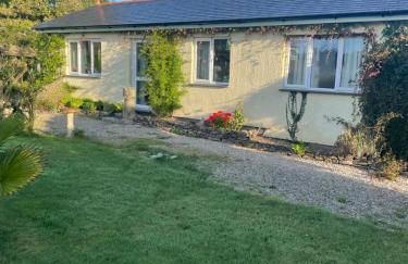 Honeycomb Cottage - a quiet, charming, cosy retreat in the countryside only 2 miles from one of Cornwall's best beaches - Photo 6