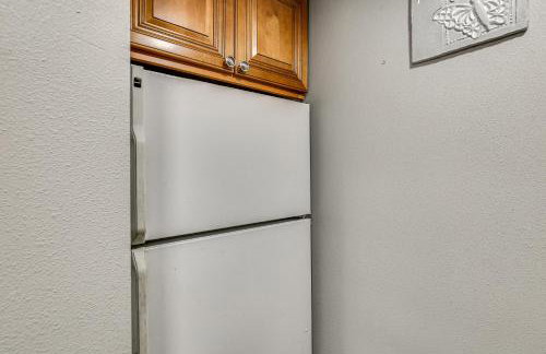 Anaheim Studio with Fireplace 14 Mi to Disneyland! - Foto 17