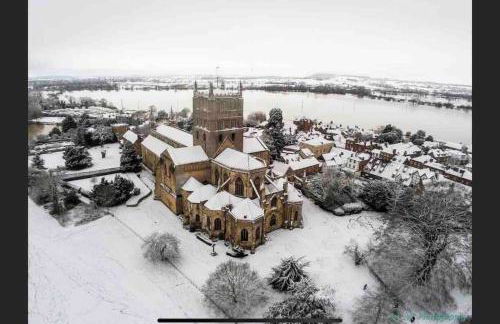 Crescent Cottage, sleeps 8, pet friendly - Photo 23