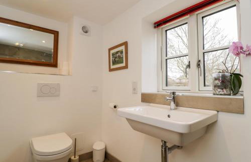 High Cogges Farm Holiday Cottages - Photo 14