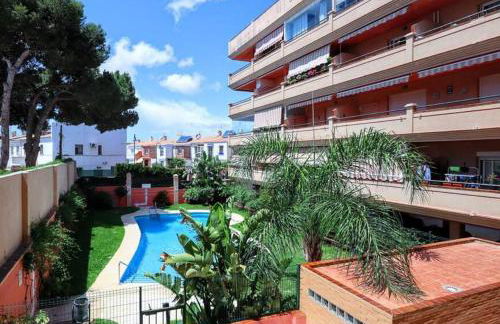 Blue Marine Home - Parking, Pool, AC, WiFi - Photo 4