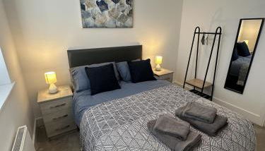 3 Bed Home with Driveway Parking for Contractors & Family stays in Stafford - Foto 5