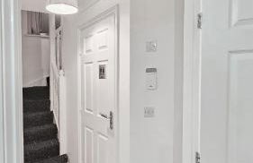 Manchester City Deluxe 4-Bed near Etihad Stadium & C0-0P Arena, Sleeps 9 - Foto 8