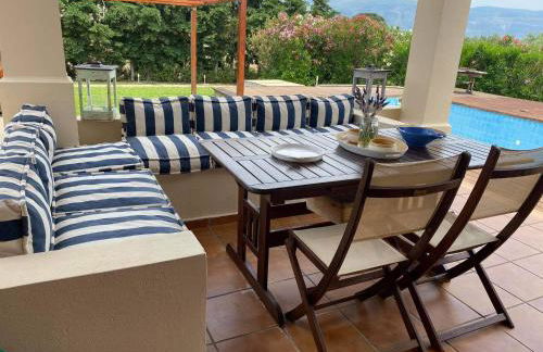 Georges Villa Galaxidi, family, pool and garden - Foto 46