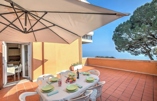 Franka House Terrace Private & Lake View - Photo 1