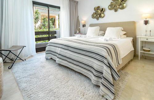 Seaside 3 bedroom Townhouse in San Pedro close to the Beach with private Garden - Photo 42