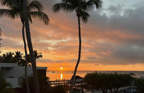 Moon Bay Condo, Paradise Found! Heated pool, boat slip, resort amenities and concierge services available! - Foto 29