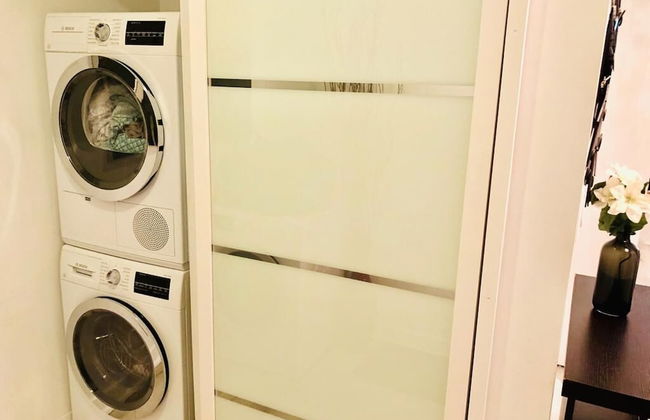 Toronto Downtown Suites CN Tower View - Photo 14