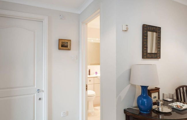 Bright Traditional 1bed Battersea Riverside Apt - Photo 14