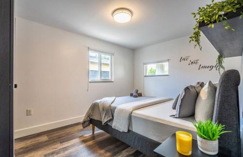 2 BD Home w/ Private Parking, Private Yard & W/D - Photo 10