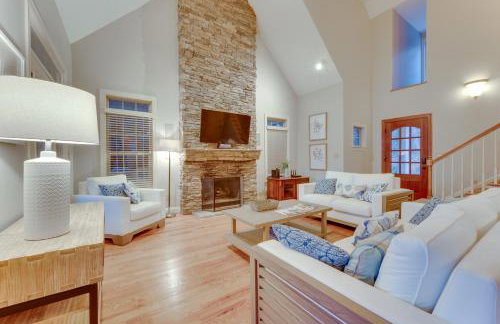 Waterfront Sherrills Ford Home with Pool and Boat Dock - Foto 1