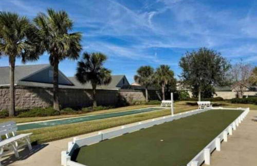 2BR Home with Golf Cart and Pool - Foto 35
