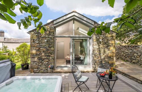 The Cow Shed - with hot tub - Photo 1