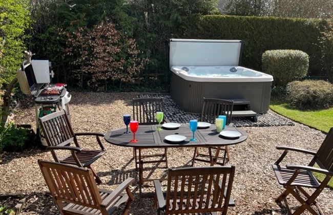 Gorgeous Comrie Cottage, hot tub & Mountain Views - Foto 18