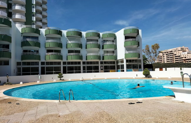 Amazing Green Tower 3 Castle Flat With Balcony - Photo 3