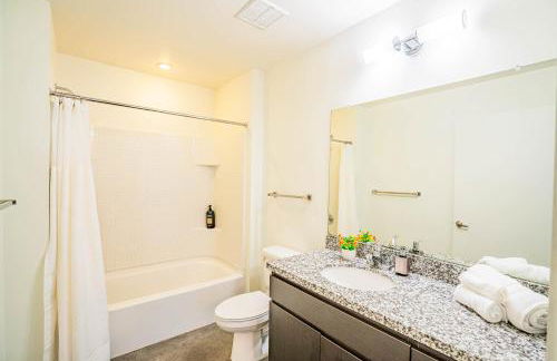 Relaxing 2BD - Central Downtown - Gym, Pool, Parking - Foto 45