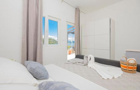 2 Bedroom Nice Apartment In Rogotin - Photo 9