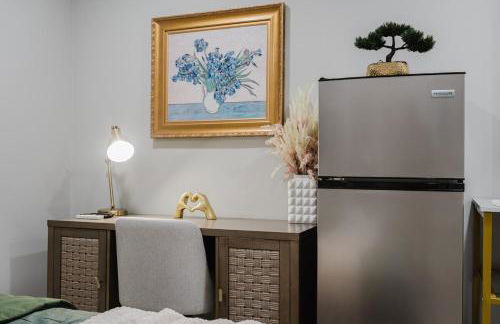 Entire Private Studio with 1 King Bed, Full Kitchen, Gated Yard, Available Now - Foto 19