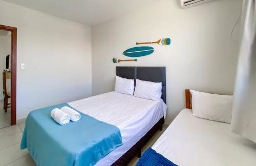 Aptos em condominio frente mar na praia de Taperapuã, atravessou a rua está na praia, aptos com 2 quartos com ar condicionado, internet privativa 300MBPS, 1 vaga de garagem, acomodam até 6 pessoas - Foto 76