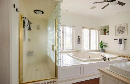 NEW Luxury Country Club Hot tub Gym Pool House Outdoor Kitchen EVENTS - Foto 59