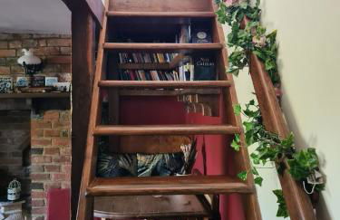 Cheerful, bright, cosy period cottage with hot tub - Foto 21