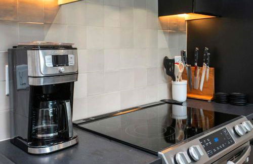 2 Bedroom + Loft Condo, Coffee Shop in Building - Foto 13