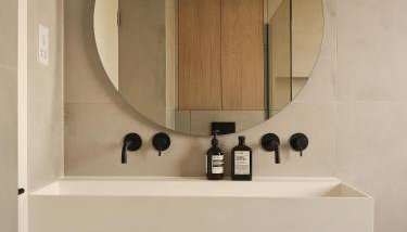 Elegant 4-Bed Townhouse Private Garden Parking - Foto 4, towels