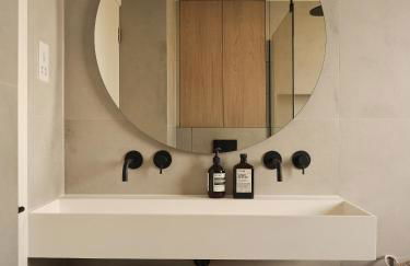 Elegant 4-Bed Townhouse Private Garden Parking - Foto 4