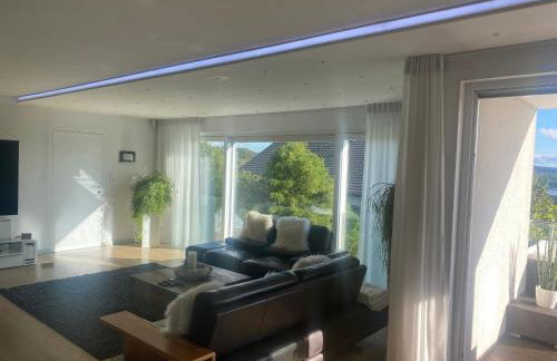 Luxusushome & traumhafter Seeblick - Photo 15