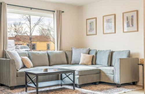 Central Denver Hangout with Huge Backyard - Foto 6