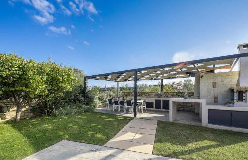 Villa Aris: A Serene Experience, 3BRs, Pool & Bbq - Photo 136