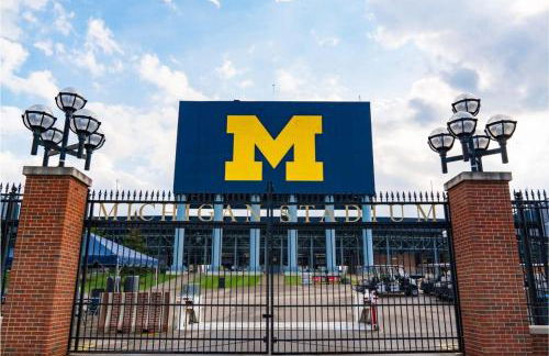 Downtown Ann Arbor 2 King Bed Balcony Apartment - Foto 3