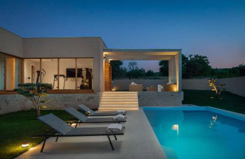 Luxury Villa Silence with Heated Pool - Photo 35