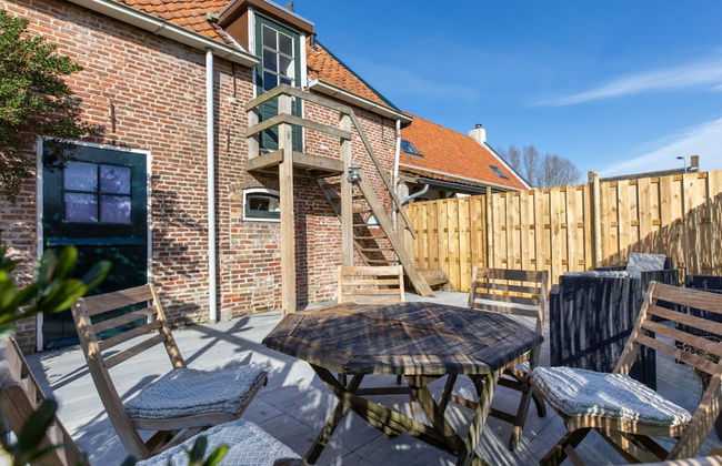 Welcoming Holiday Home With Garden - Photo 23