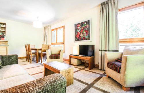 Spacious Family 2-bed, 2-bath with parking, private piste - Foto 10