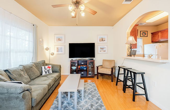 Quiet 2 Story Walkable to East Side Eateries - Foto 12