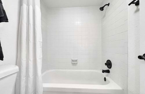 Luxe 2BR Condo Next to Pool Trails & Mountain - Foto 22