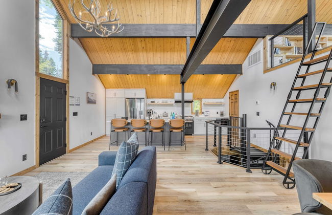 Lake View, Firepit, Game Room Remodeled Lake Tahoe Luxury Cabin by Avantstay - Foto 29