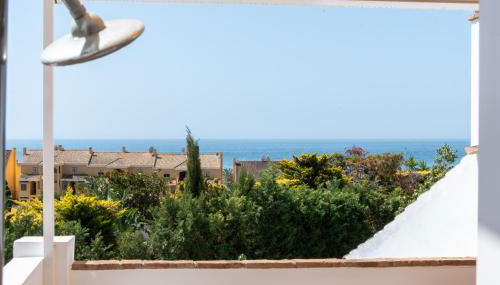 The Marbella Beach House - 4min Walk to the Sea - Photo 3, Shower