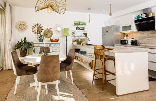 Sunset Oasis “VELLY” 1BR w/ Sea View & Parking - Foto 9