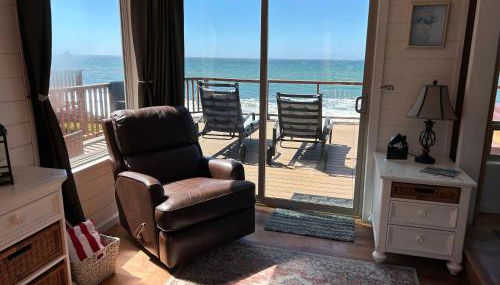 Ocean Front Cabin 15, Jacuzzi & Sensational Views - Photo 1