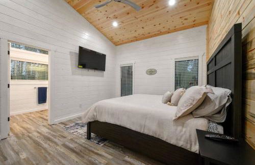 Diamond Cabin w/ jet shower & secluded back deck! - Foto 62