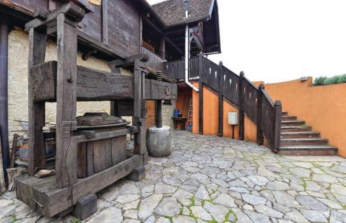 Six-Bedroom Holiday Home In Jastrebarsko - Foto 7